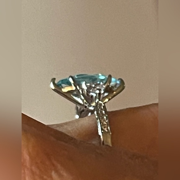 Gorgeous Blue Marquise 925 Silver Cubic Zirconia Cocktail, Statement Ring - Picture 8 of 13